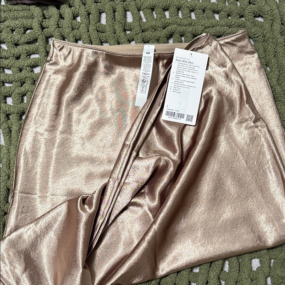 lululemon athletica Metallic Midi Skirt in Gold